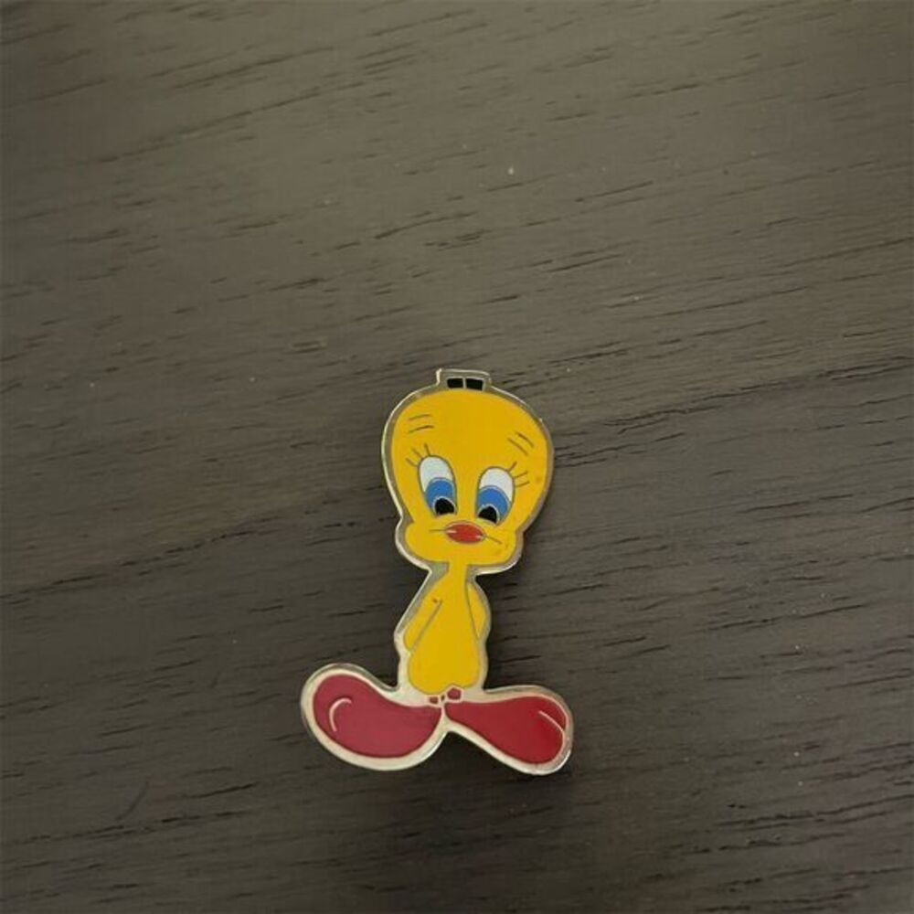 Vintage Tweety Bird Enamel Lapel Pin Looney Tunes Warner Bros